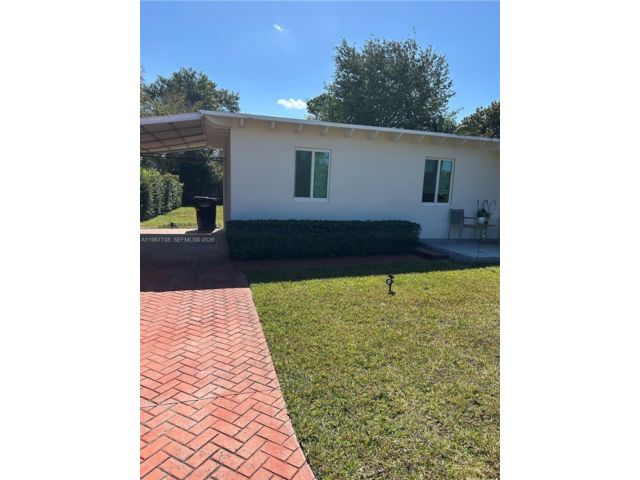  3 BR,  2.00 BTH &nbsp; style home in Biscayne Park