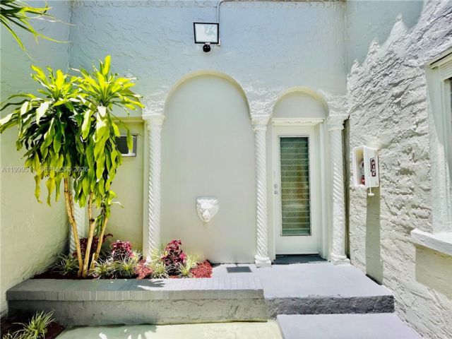  2 BR,  1.00 BTH &nbsp; style home in Miami