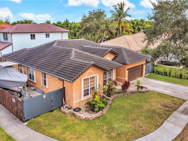  4 BR,  2.00 BTH &nbsp;European style home in Miami