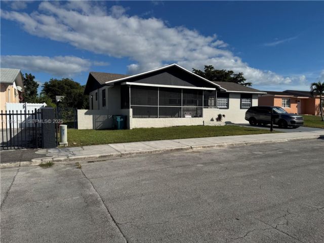  5 BR,  2.00 BTH &nbsp;European style home in Miami