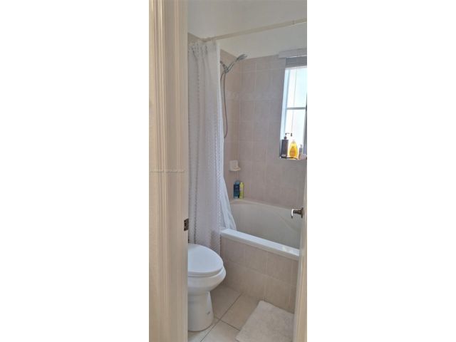  3 BR,  3.00 BTH &nbsp; style home in Medley