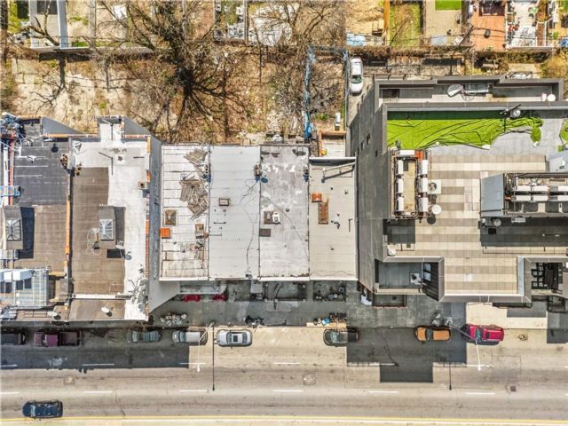 [PHOTO]