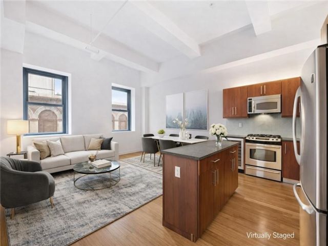  2 BR,  1.00 BTH &nbsp;Condominium style home in Ditmas Park