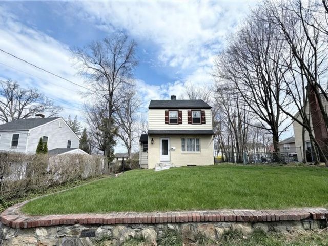  2 BR,  1.00 BTH &nbsp;Single family style home in Greenburgh