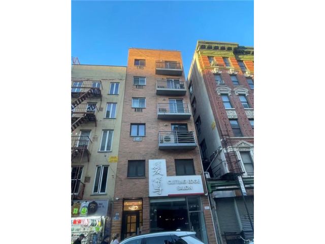 [China Town Real Estate, listing number 3336429]