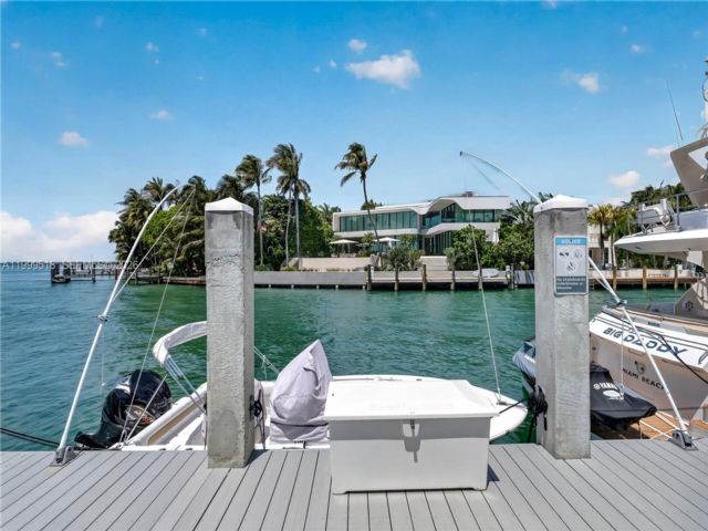  4 BR,  3.00 BTH &nbsp; style home in Carl Fisher