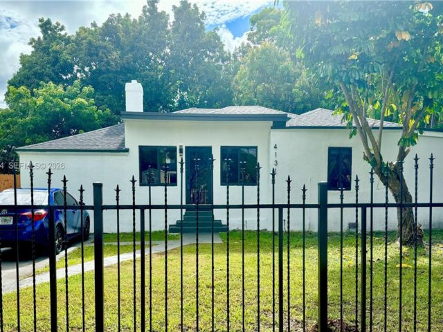  3 BR,  2.00 BTH &nbsp; style home in Miami