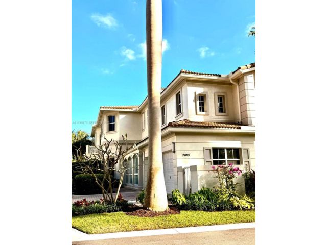  4 BR,  3.50 BTH &nbsp; style home in Aventura