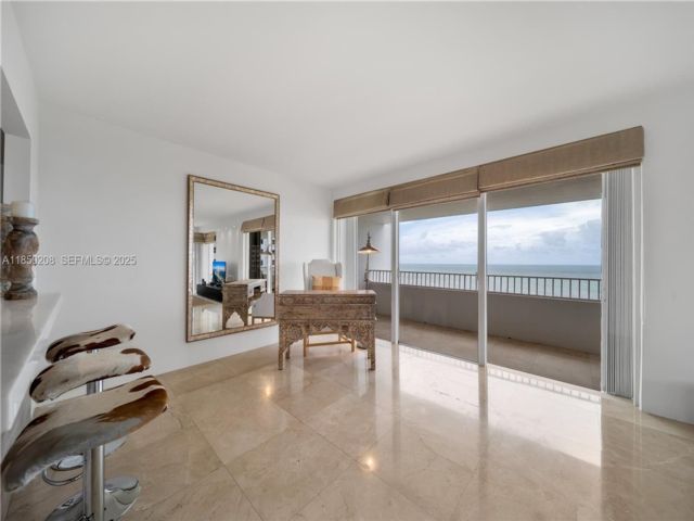  3 BR,  2.50 BTH &nbsp; style home in Key Biscayne