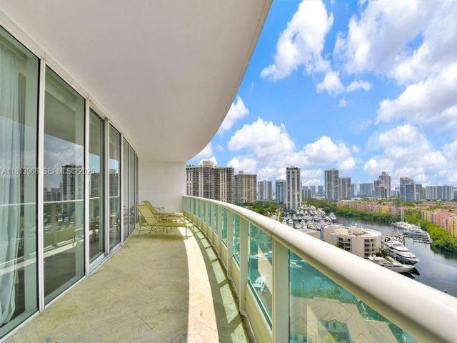  2 BR,  3.50 BTH &nbsp; style home in Aventura