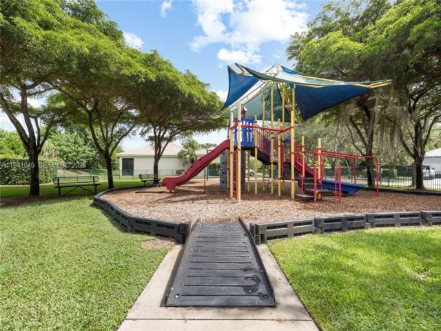  4 BR,  3.00 BTH &nbsp; style home in Florida City