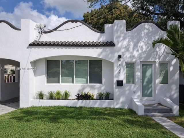  4 BR,  2.00 BTH &nbsp; style home in Miami