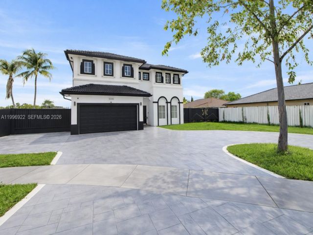  4 BR,  3.50 BTH &nbsp; style home in Miami