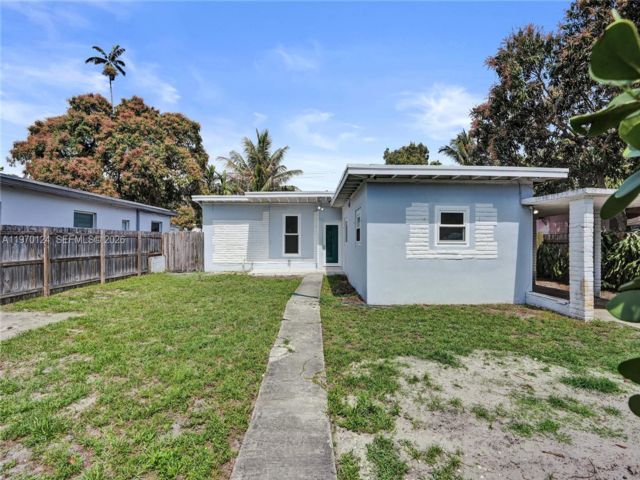  4 BR,  2.00 BTH &nbsp;European style home in Miami
