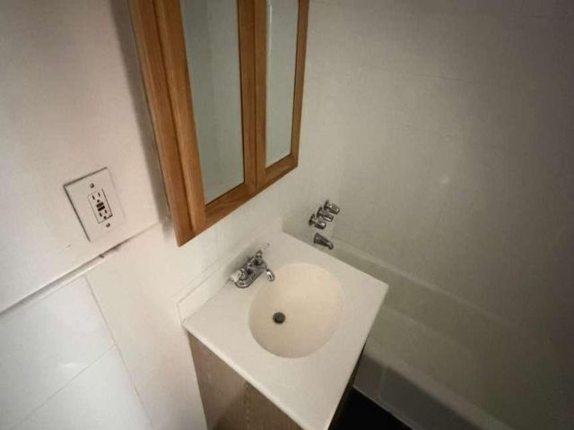 [PHOTO]