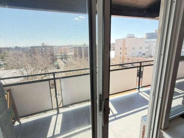 [PHOTO]