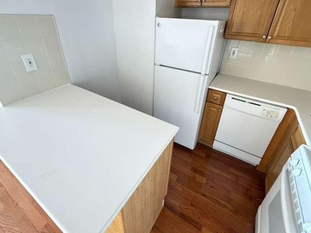 [PHOTO]