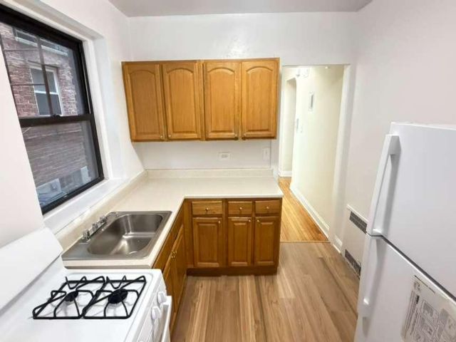  1 BR,  1.00 BTH &nbsp; style home in Forest Hills