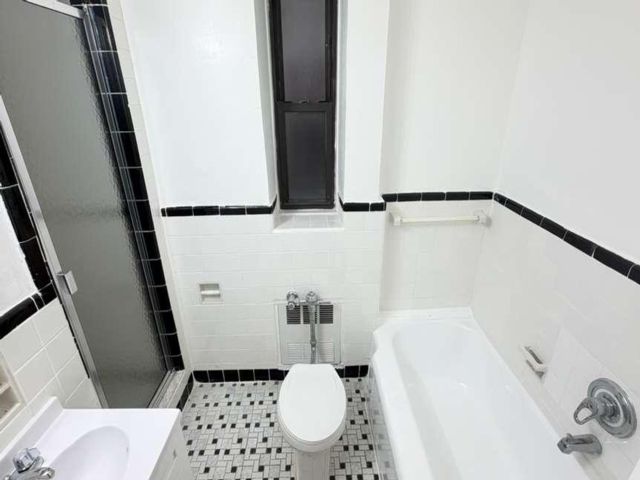 [PHOTO]