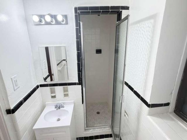 [PHOTO]