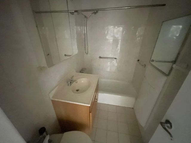 [PHOTO]