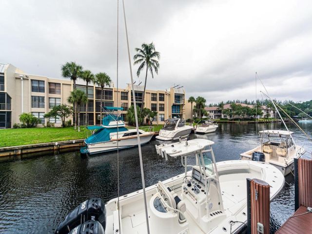  2 BR,  2.00 BTH &nbsp; style home in Boca Raton