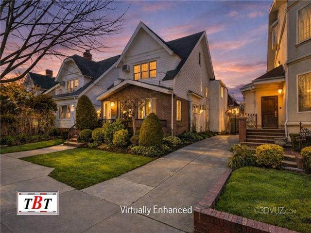  4 BR,  2.00 BTH &nbsp;Single family style home in Midwood