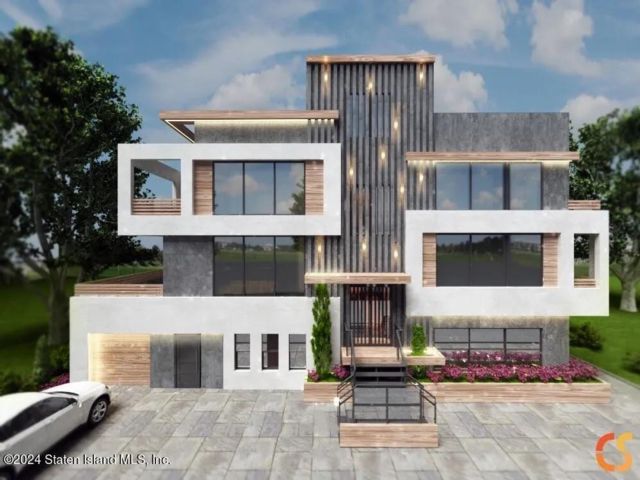 Lot <b>Size:</b>  &nbsp;Land style home in Dongan Hills-below Hylan