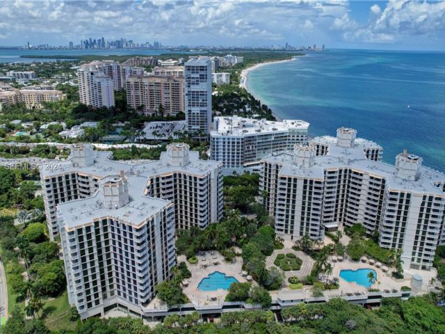  3 BR,  2.00 BTH &nbsp; style home in Key Biscayne