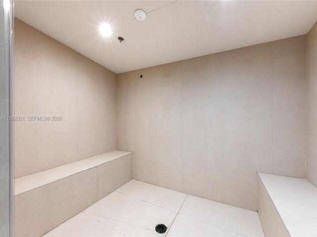 [PHOTO]