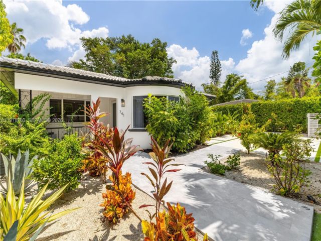  3 BR,  2.00 BTH &nbsp; style home in Miami