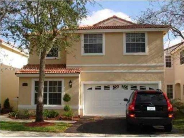  4 BR,  2.50 BTH &nbsp; style home in Weston