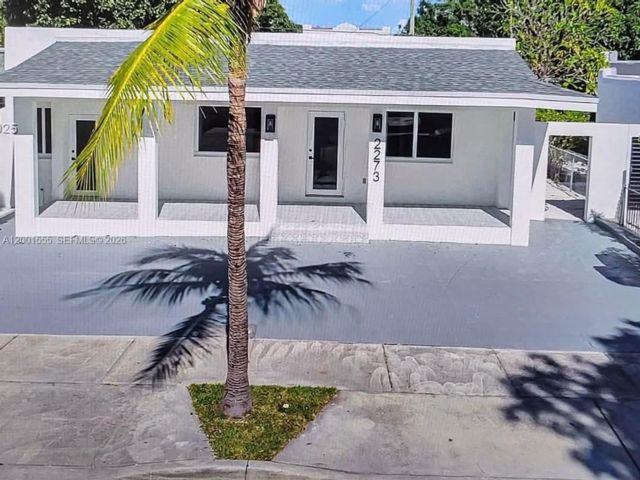  2 BR,  1.00 BTH &nbsp; style home in Miami