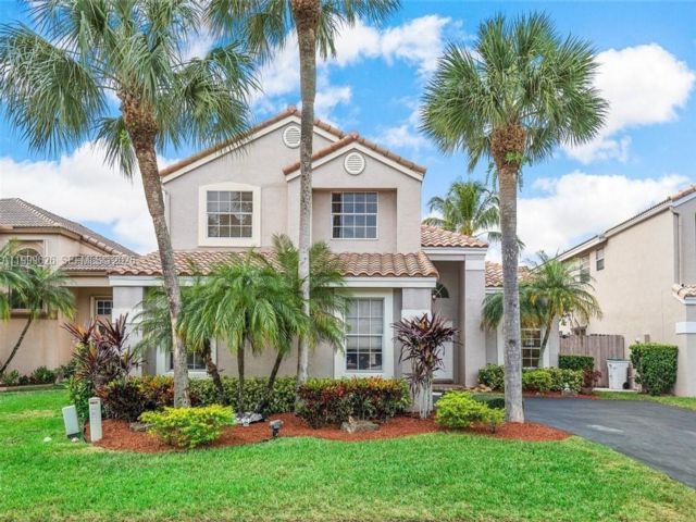  4 BR,  2.50 BTH &nbsp; style home in Parkland