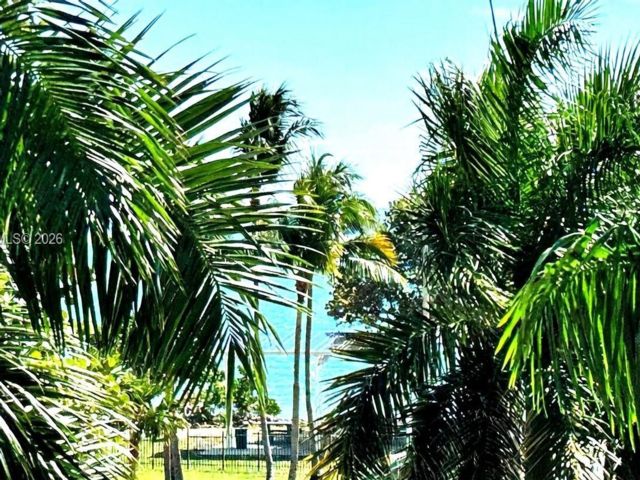  1 BR,  1.50 BTH &nbsp; style home in Miami