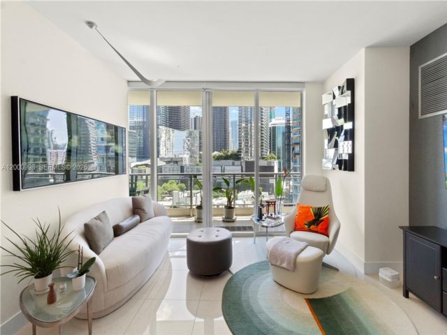  2 BR,  2.00 BTH &nbsp; style home in Miami