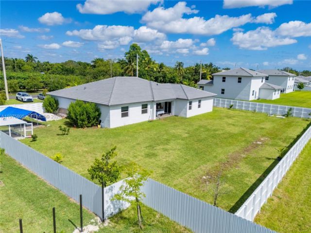  4 BR,  4.00 BTH &nbsp; style home in Homestead