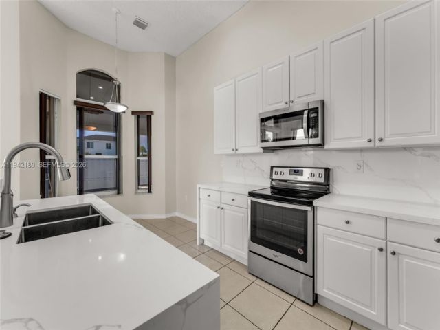  4 BR,  2.00 BTH &nbsp; style home in Homestead