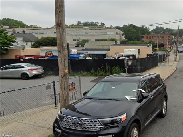 Studio,  0.00 BTH &nbsp;Commercial style home in Westchester