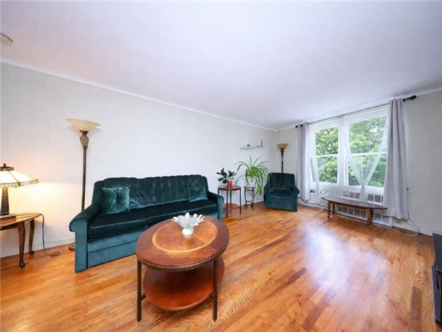  1 BR,  1.00 BTH &nbsp;Co-op style home in Homecrest