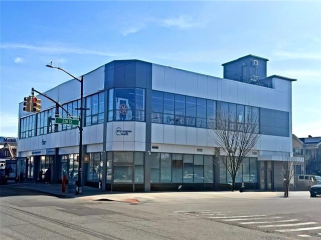 Studio,  0.00 BTH &nbsp;Commercial style home in Laurelton