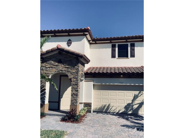  4 BR,  3.00 BTH &nbsp;European style home in Homestead