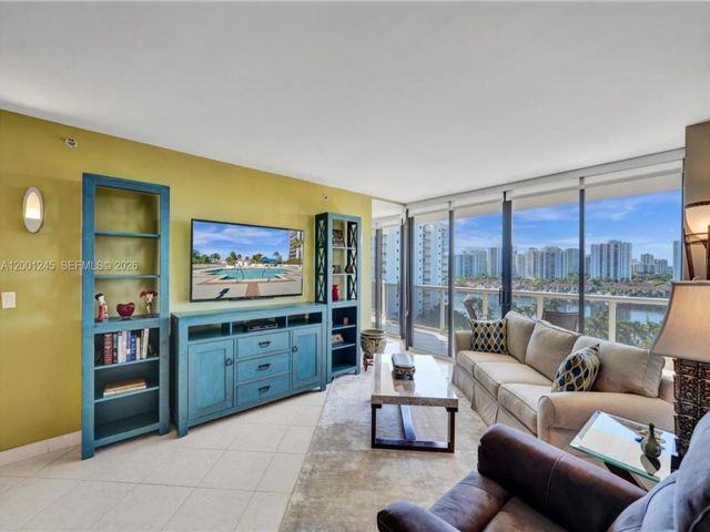 [Aventura Real Estate, listing number 3336814]