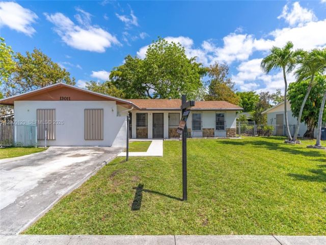  3 BR,  2.00 BTH &nbsp; style home in Miami