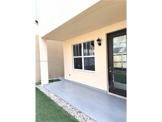  4 BR,  2.00 BTH &nbsp; style home in Homestead
