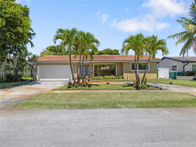  3 BR,  2.50 BTH &nbsp; style home in Miami