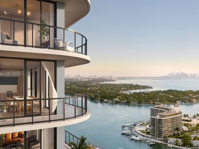  2 BR,  2.00 BTH &nbsp; style home in Miami Beach