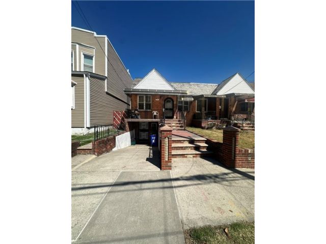  2 BR,  2.00 BTH &nbsp;Single family style home in East Flatbush