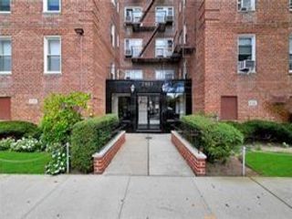  2 BR,  1.00 BTH &nbsp;Co-op style home in Sheepshead Bay
