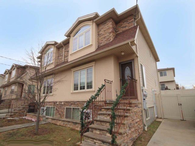 Studio,  0.00 BTH &nbsp;Multi-family style home in Rossville